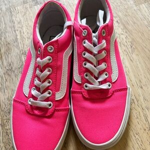 Grade School Vans Ward. Neon pink/white